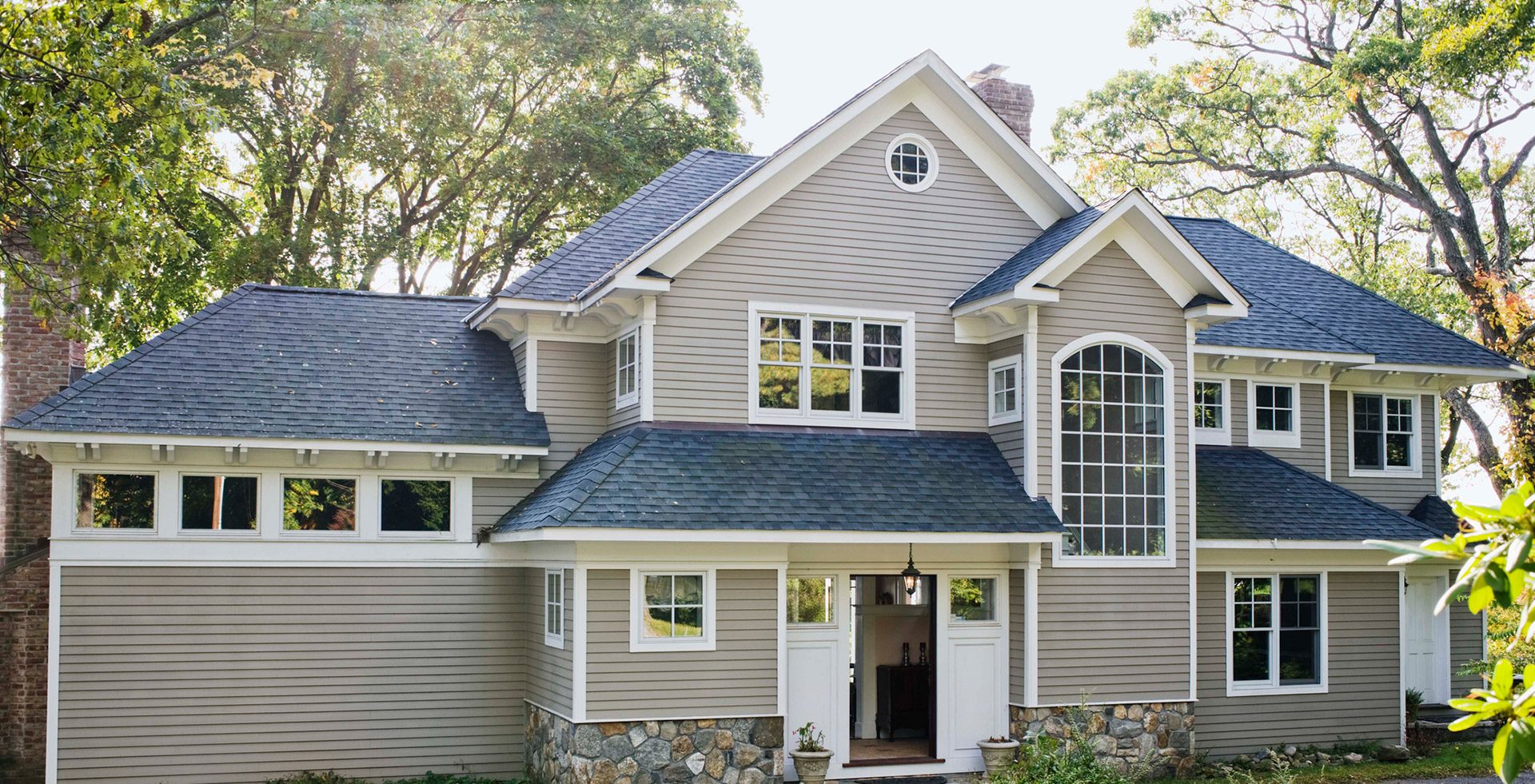 a small house in a parking lot